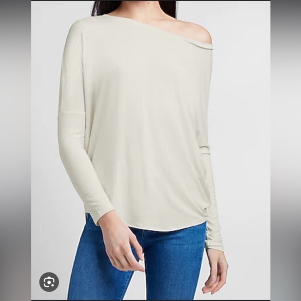 NWT Express long sleeve off the shoulder tee size medium‎